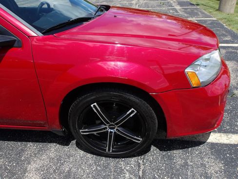 Used 2013 Dodge Avenger SE image 25