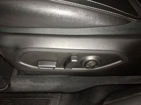 Used 2025 Jeep Grand Cherokee L Limited w/ Luxury Tech Group II image 15