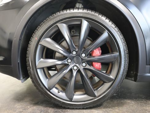 Used 2020 Tesla Model X Long Range image 15