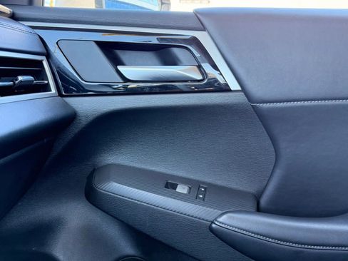 Used 2024 Mitsubishi Outlander FWD image 26