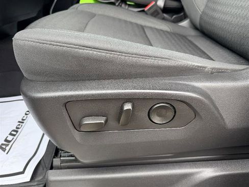 Used 2023 Chevrolet Silverado 1500 LT w/ Z71 Off-Road Package AWD/4WD image 33