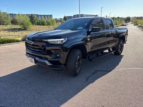Used 2024 Chevrolet Colorado Z71 w/ Z71 Convenience Package 2 AWD/4WD image 11