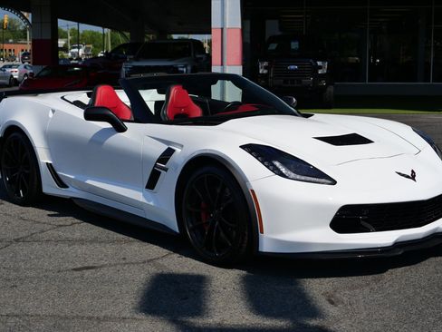 Used 2019 Chevrolet Corvette Grand Sport RWD image 4