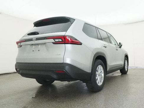 New 2026 Toyota Grand Highlander XLE image 24