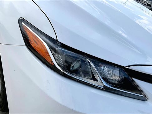 Used 2021 Toyota Camry LE image 25