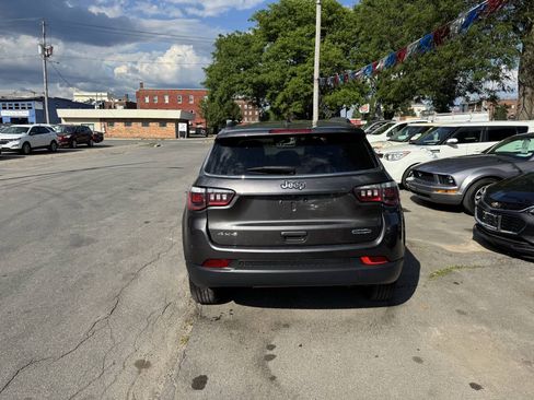 Used 2020 Jeep Compass Latitude AWD/4WD image 7