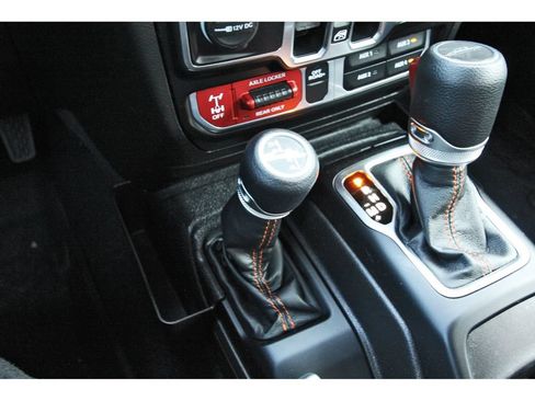 Used 2022 Jeep Gladiator Mojave w/ Cold Weather Group AWD/4WD image 30