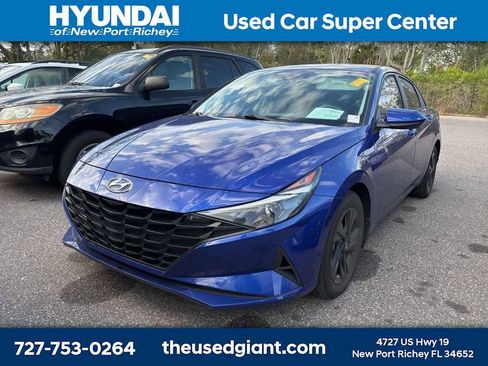 Used 2023 Hyundai Elantra SEL image 1