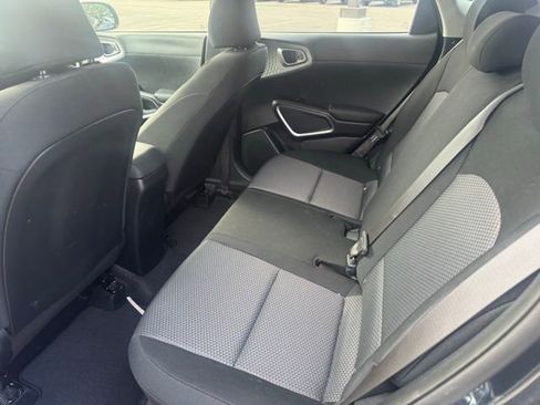 Used 2025 Kia Soul LX w/ LX Technology Package image 9