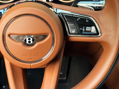 Used 2023 Bentley Flying Spur Azure AWD/4WD image 26