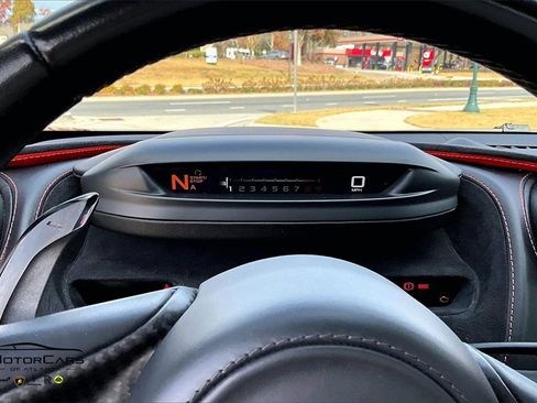 Used 2022 McLaren 720S Luxury image 24