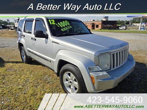 Used 2012 Jeep Liberty Sport RWD image 3