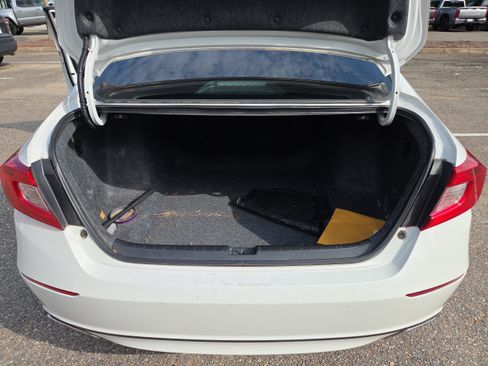 Used 2022 Honda Accord Sport image 11