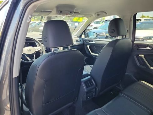 Used 2023 Volkswagen Tiguan SE FWD image 13