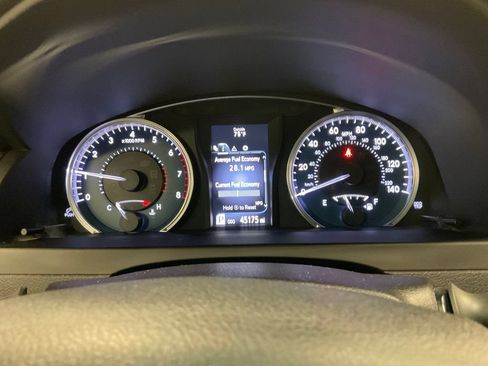 Used 2016 Toyota Camry LE FWD image 2