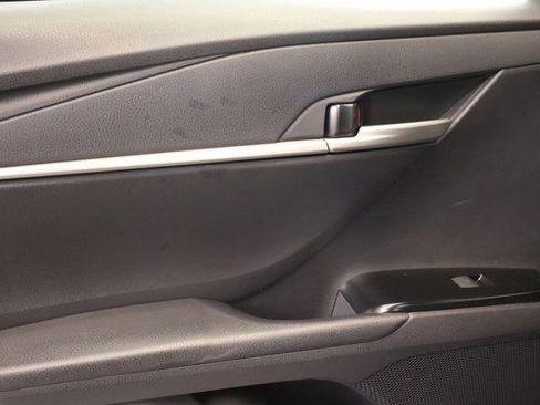 Used 2025 Toyota Camry SE image 28