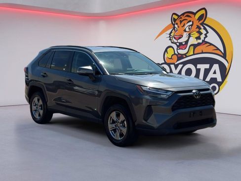 Used 2025 Toyota RAV4 XLE image 3