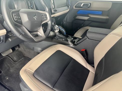 Used 2023 Ford Bronco Wildtrak AWD/4WD image 14