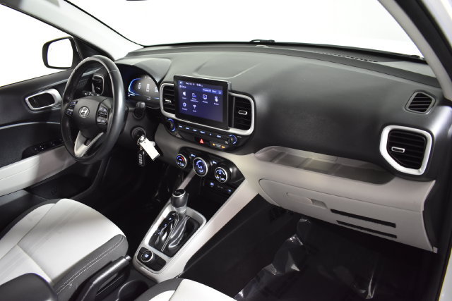 Used 2023 Hyundai Venue SEL w/ Cargo Package FWD image 32