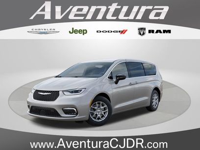 New 2026 Chrysler Pacifica Select