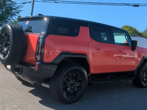 Used 2025 GMC Hummer EV 2X image 8