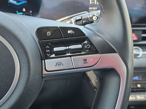 Used 2025 Hyundai Elantra SEL FWD image 22