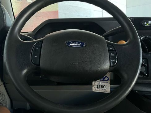 Used 2016 Ford E-350 and Econoline 350 Super Duty image 18