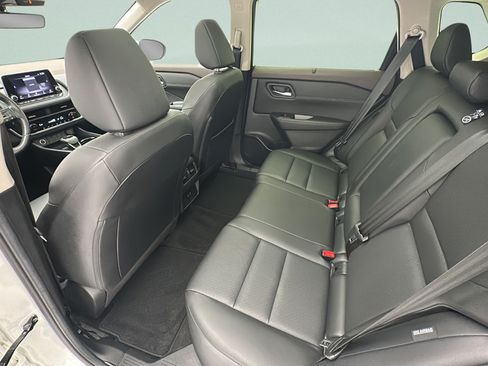 Used 2023 Nissan Rogue SV w/ SV Premium B Package AWD/4WD image 9
