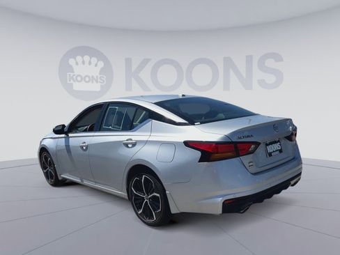 Used 2024 Nissan Altima 2.5 SR FWD image 10