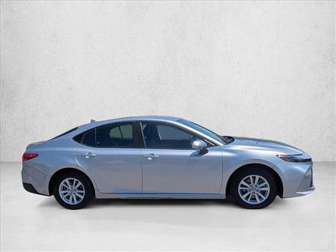 Used 2025 Toyota Camry LE FWD image 4