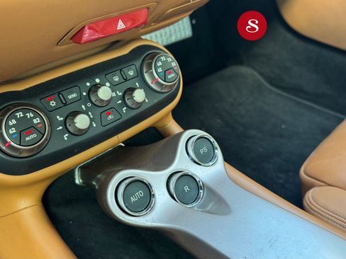 Used 2013 Ferrari California RWD image 19