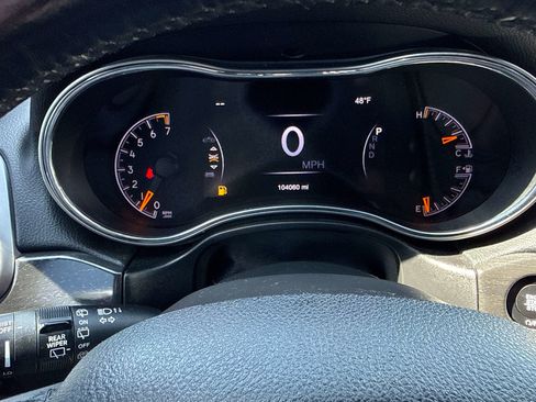 Used 2018 Jeep Grand Cherokee Altitude AWD/4WD image 23