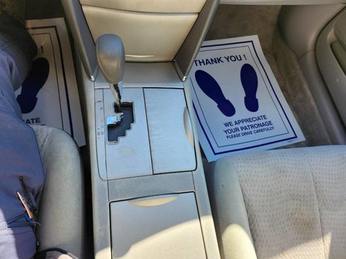 Used 2011 Toyota Camry LE image 16