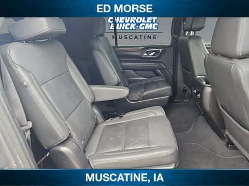 Used 2022 Chevrolet Suburban Z71 w/ Luxury Package AWD/4WD image 17