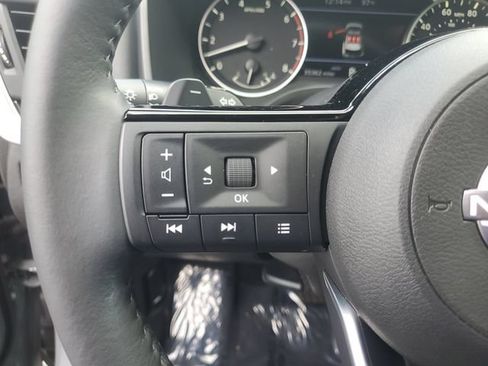 Used 2023 Nissan Rogue SV w/ SV Premium B Package AWD/4WD image 14