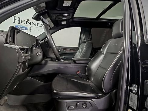 Used 2023 Cadillac Escalade ESV Premium Luxury image 16