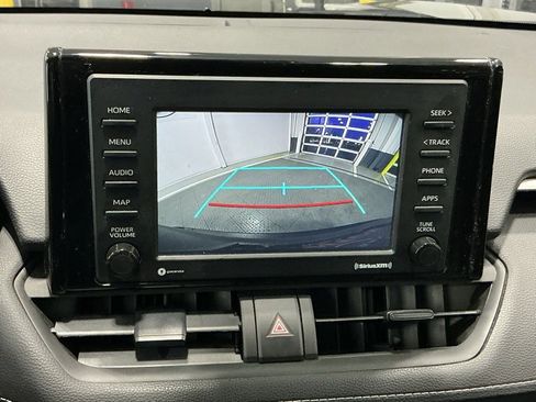 Used 2021 Toyota RAV4 XLE w/ Convenience Package image 5