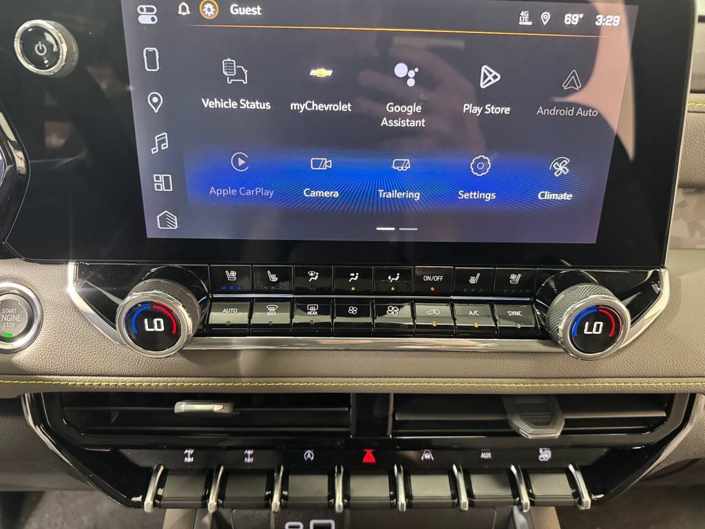 New 2026 Chevrolet Colorado ZR2 w/ Technology Package AWD/4WD image 13