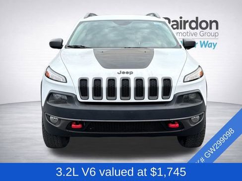 Used 2016 Jeep Cherokee Trailhawk AWD/4WD image 2