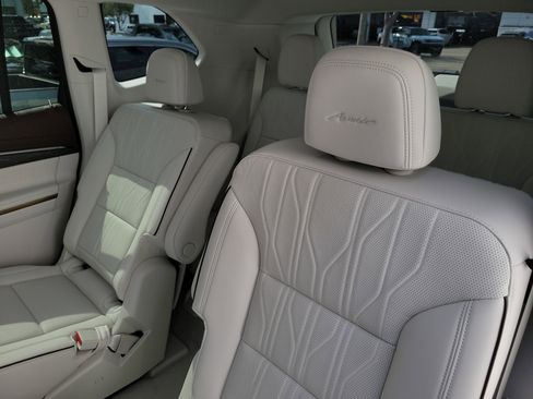 New 2026 Buick Enclave Avenir w/ Super Cruise Package FWD image 14