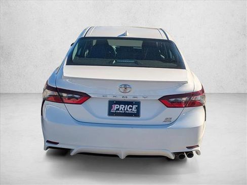 Used 2024 Toyota Camry SE image 6