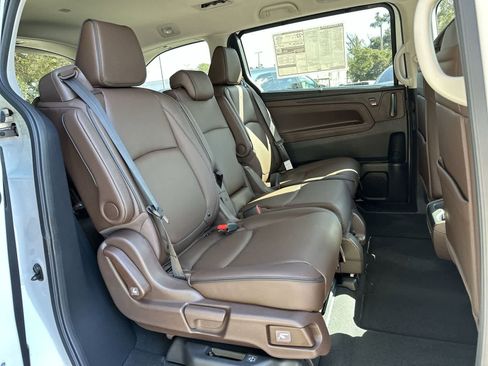 New 2026 Honda Odyssey Touring image 12