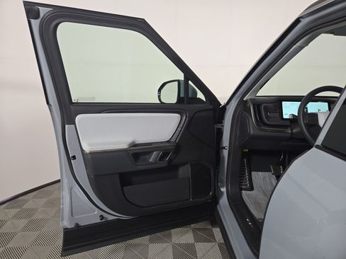 Used 2024 Rivian R1S Adventure AWD/4WD image 16