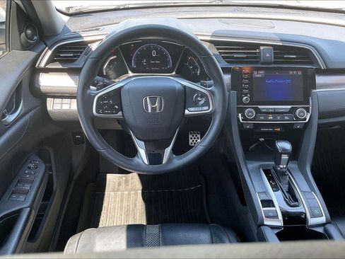Used 2019 Honda Civic Touring image 5