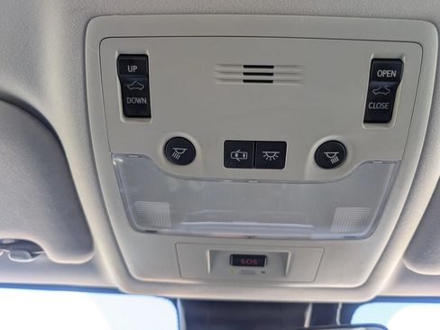 Used 2018 Lexus IS 300 w/ Comfort Package RWD image 31