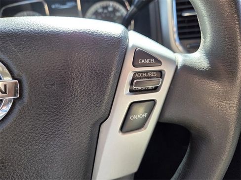 Used 2017 Nissan Titan SV image 35