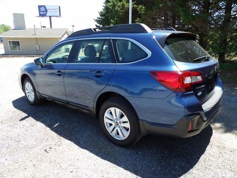 Used 2019 Subaru Outback 2.5i AWD/4WD image 3