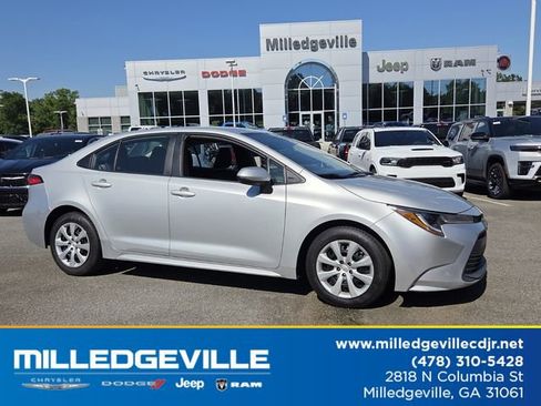 Used 2023 Toyota Corolla LE FWD image 1