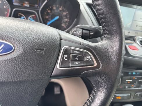 Used 2017 Ford Escape Titanium AWD/4WD image 22