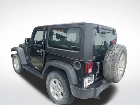 Used 2017 Jeep Wrangler Sport w/ Quick Order Package 24S AWD/4WD image 2